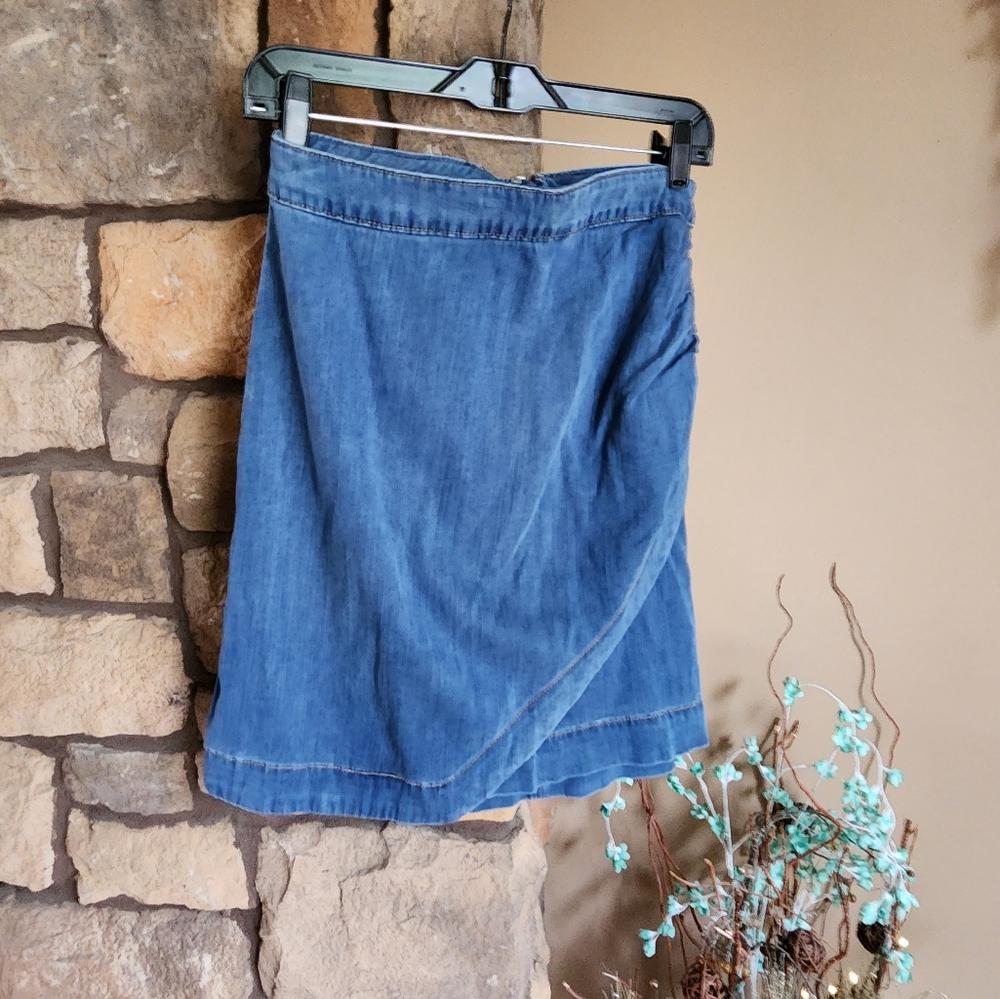 WHBM light weight denim style skirt  sz 8 NWT